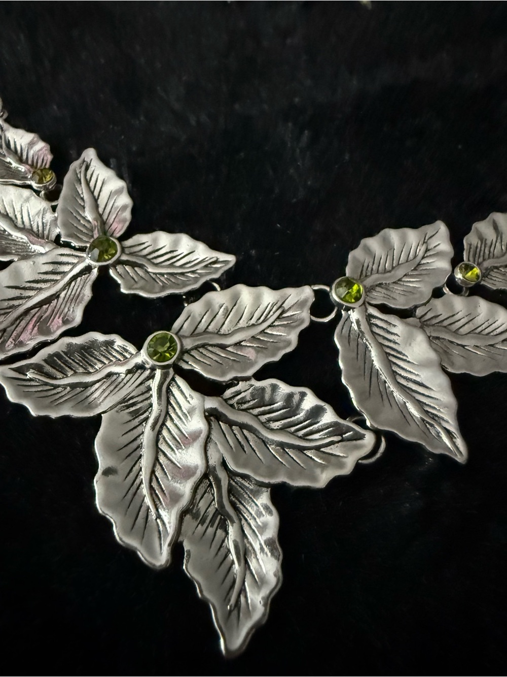 Wild Grace Curated Botanical 5 Piece Jewelry Set Silver Leaves Imperial Jasper - Picture 4 of 10